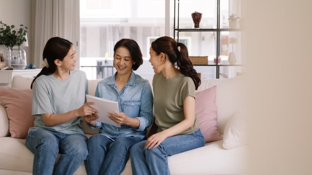 Buy,Mediclaim,Health,Care,Life,Insure,For,Older,Mum.,Young